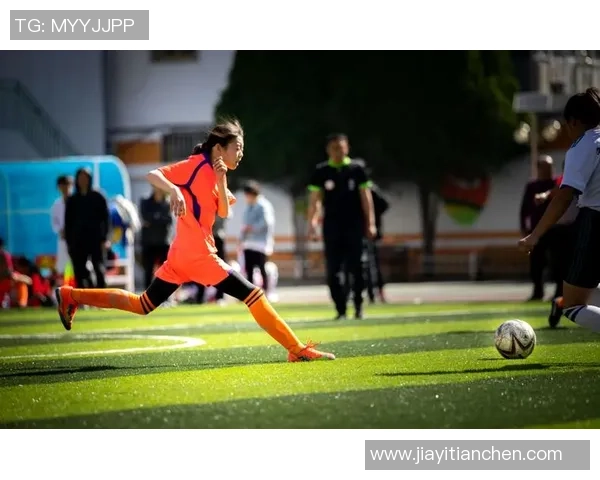 女足球星马的拼搏之路从绿茵梦想到世界赛场的荣耀绽放