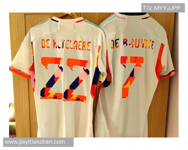 足球球星长袖球衣设计解析 打造个性化赛场风采与时尚潮流相融合